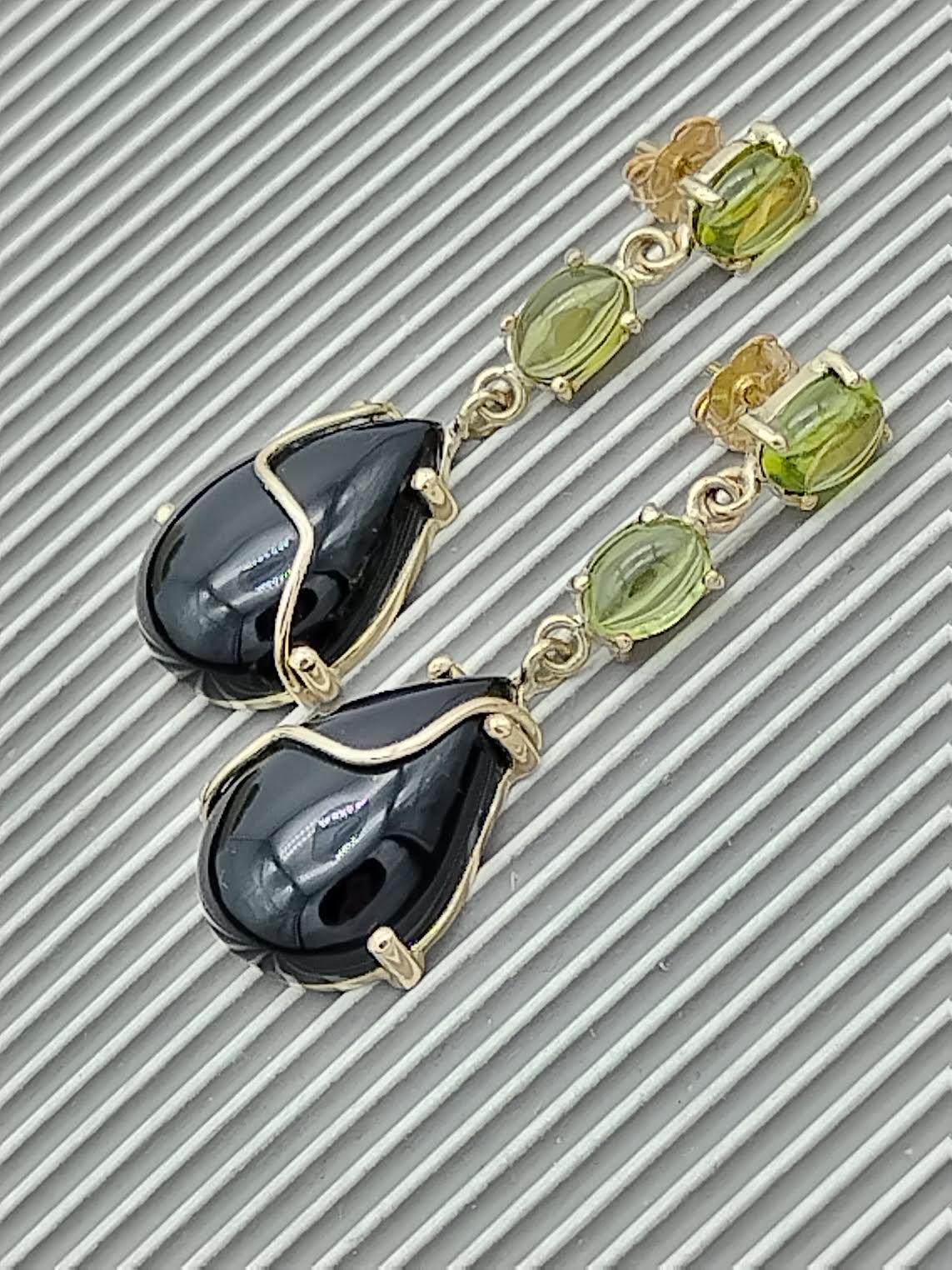 Peridot Tropfen Ohrringe, 14k Massivgold Ohrringe, Onyx Tropfen Ohrringe