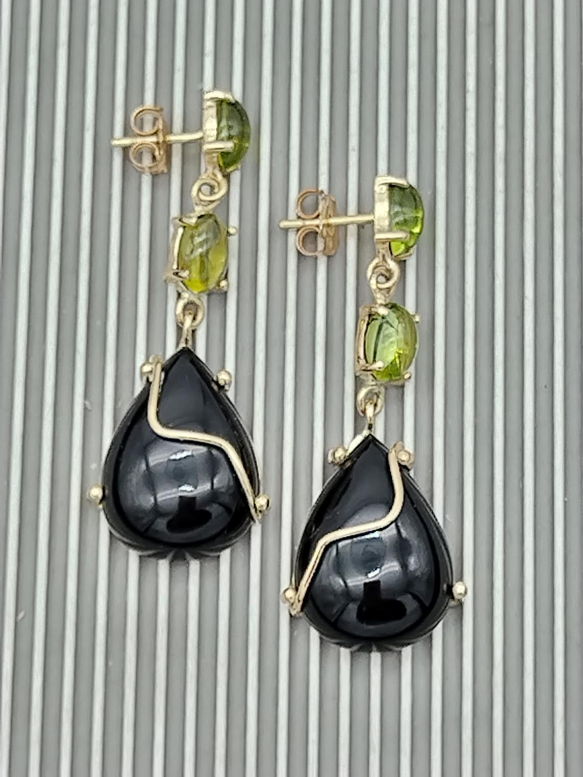 Peridot Tropfen Ohrringe, 14k Massivgold Ohrringe, Onyx Tropfen Ohrringe