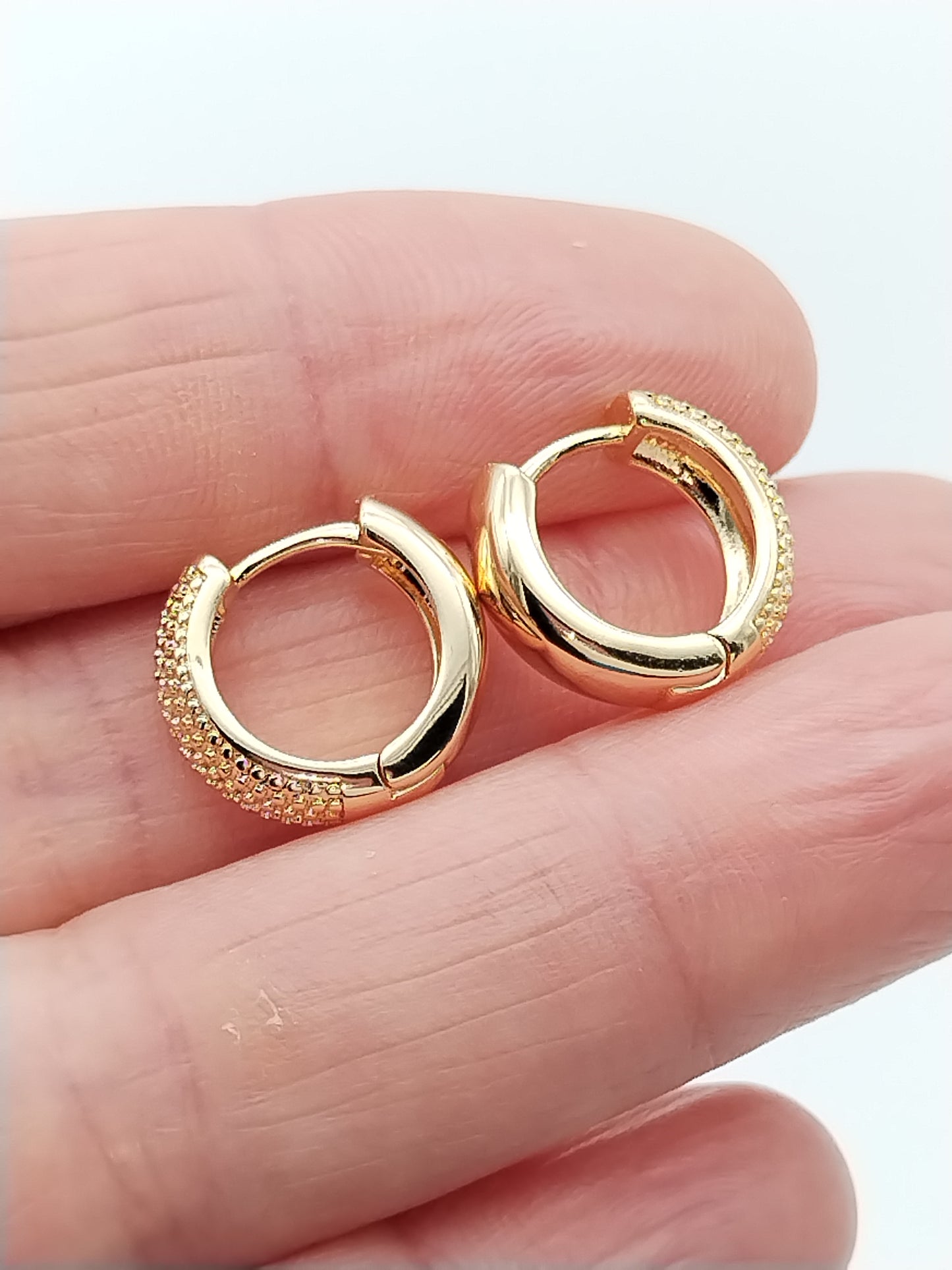 Gold Huggies Hoop Earrings, Small Chunky Earrings, Women´s Jewelry, Gifts for Girls