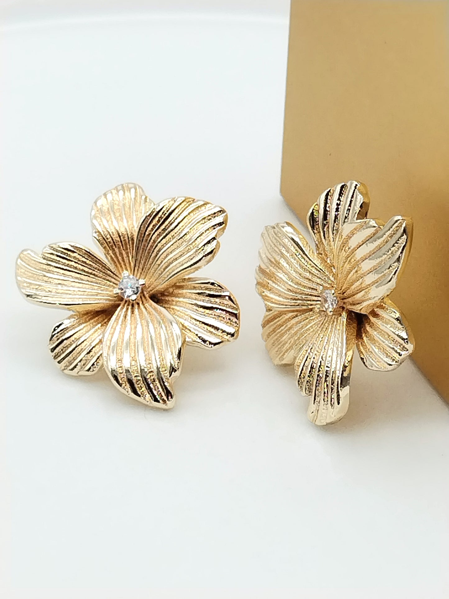 Pendientes de botón de flores, pendientes de oro llamativos, joyas de tendencia, pendientes grandes y gruesos, regalos, mujer