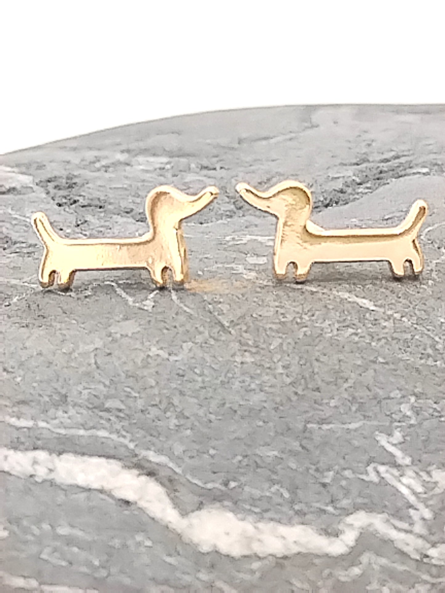 Dackel Ohrringe, Kleine Teckel Ohrstecker, Gold, Minimalistisch, Schmuck, Trendy, Weihnachtsgeschenke, Mädchen