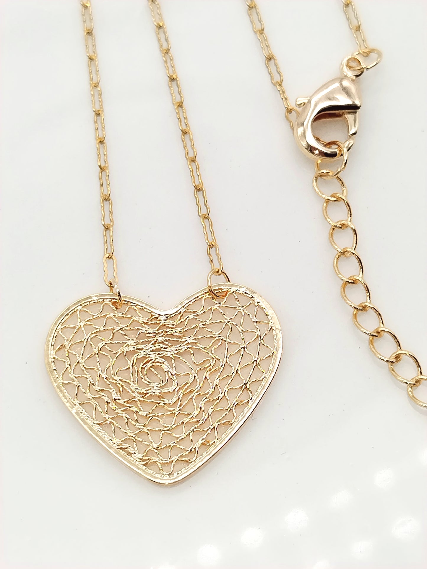 Gold Heart Necklace, Valentine´s Gift, Susutainable Minimal Jewelry, Large Charm, Delicate Jewelry, Women