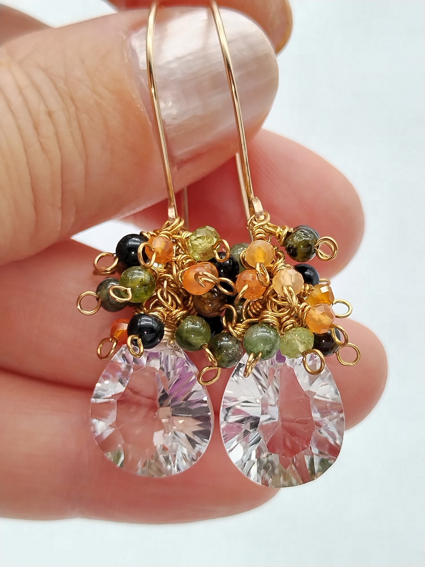 Pendientes colgantes de cristal de roca, pendientes colgantes de cuarzo transparente, rellenos de oro de 14 k, racimo de turmalina, pendientes delicados